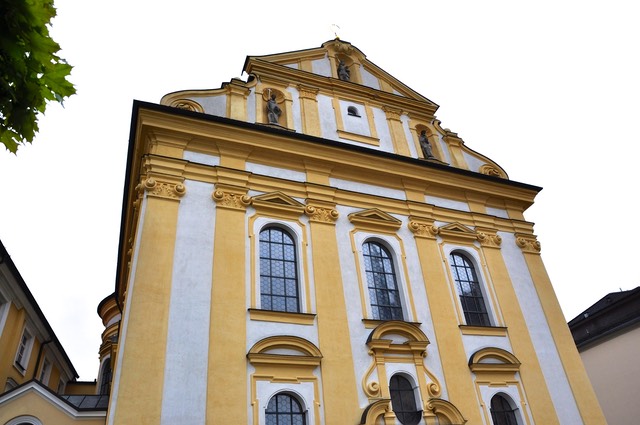 Jesuitenkirche Altötting, Baudenkmäler